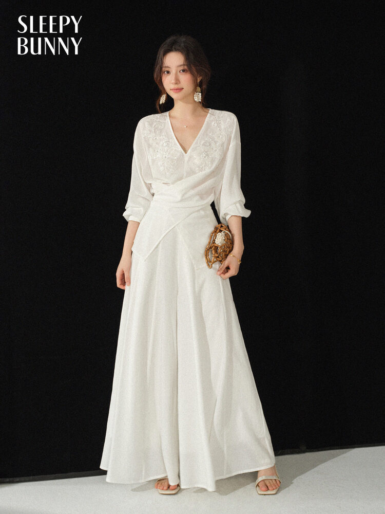 Palazzo Pant Wide - طقم بلوزة مطرزة بياقة على شكل