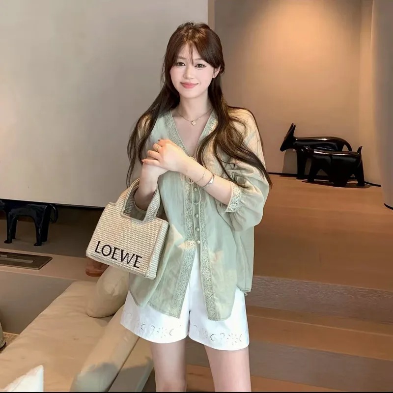 بلوزة نسائية باللون الأخضر الف - مراجعة Tie Front Shirt وسعره