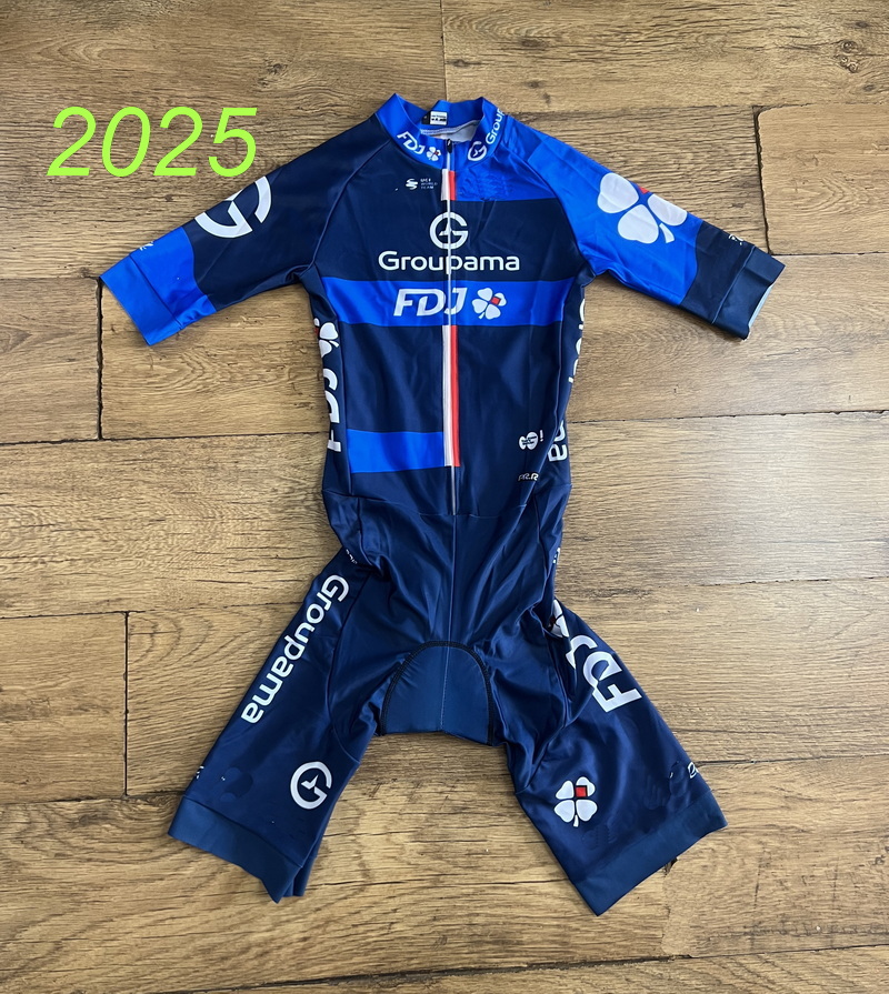 بدلة جلدية مقطوعة بالليزر 2026 - مراجعة Summer Clothing Material وسعره