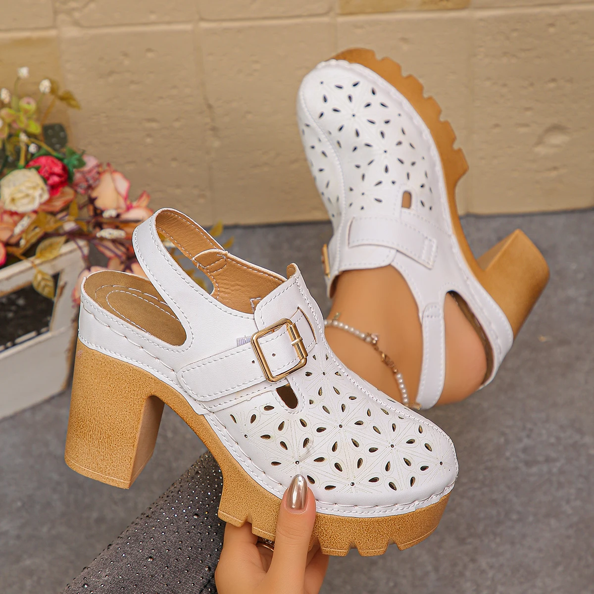 صنادل نسائية كبيرة الحجم بكعب  - مراجعة Summer Closet وسعره