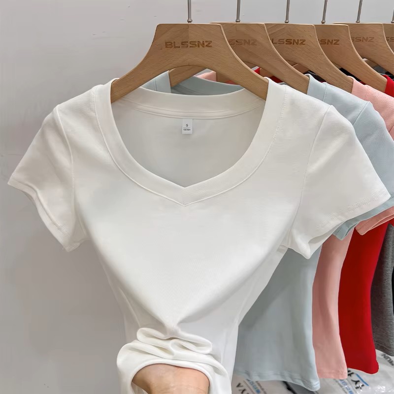 تي شيرت نسائي صيفي 2026 من AOS - مراجعة Summer Clothing Trends 2026 وسعره