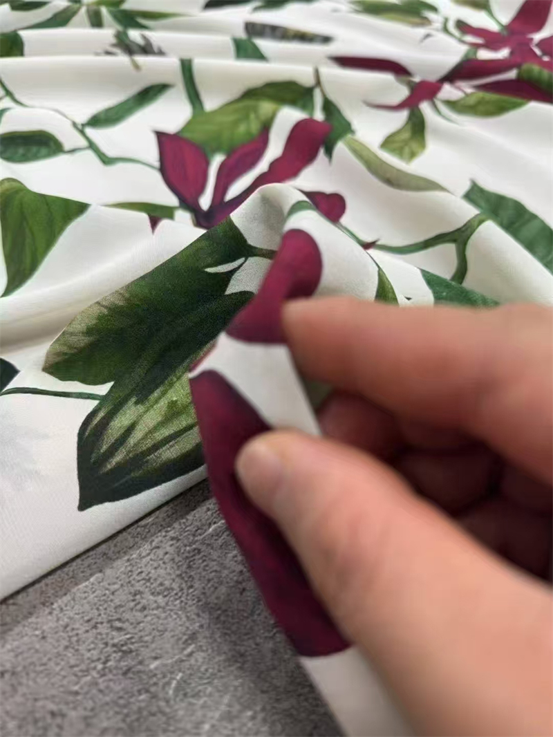 الصيف تنفس تصميم الأزياء المطب - مراجعة Summer Clothing Material وسعره